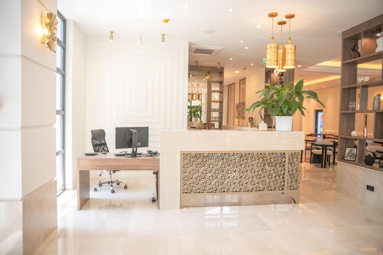 Cosmopolita Boutique Hotel Timişoara Buitenkant foto