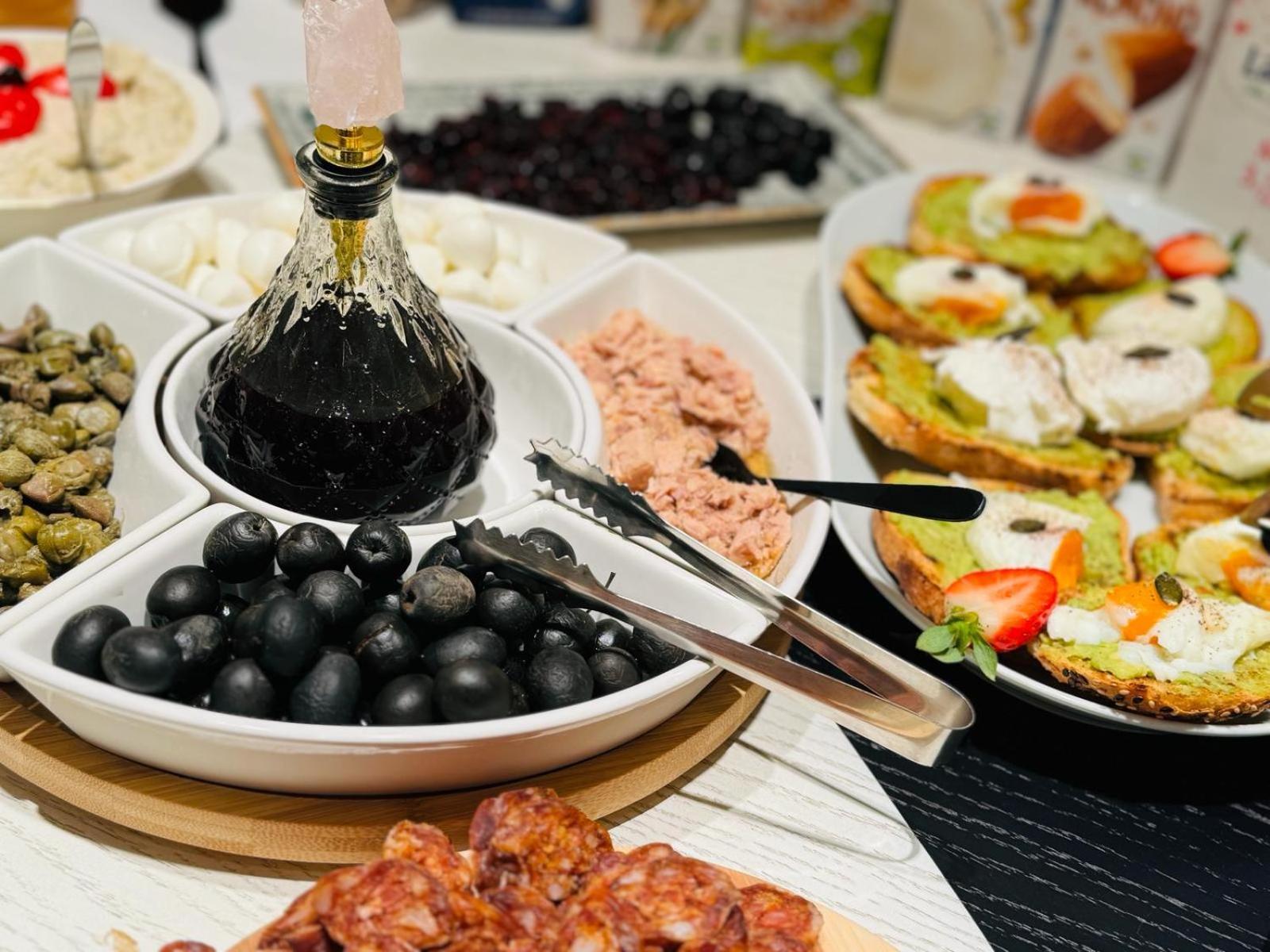 Cosmopolita Boutique Hotel Timişoara Buitenkant foto