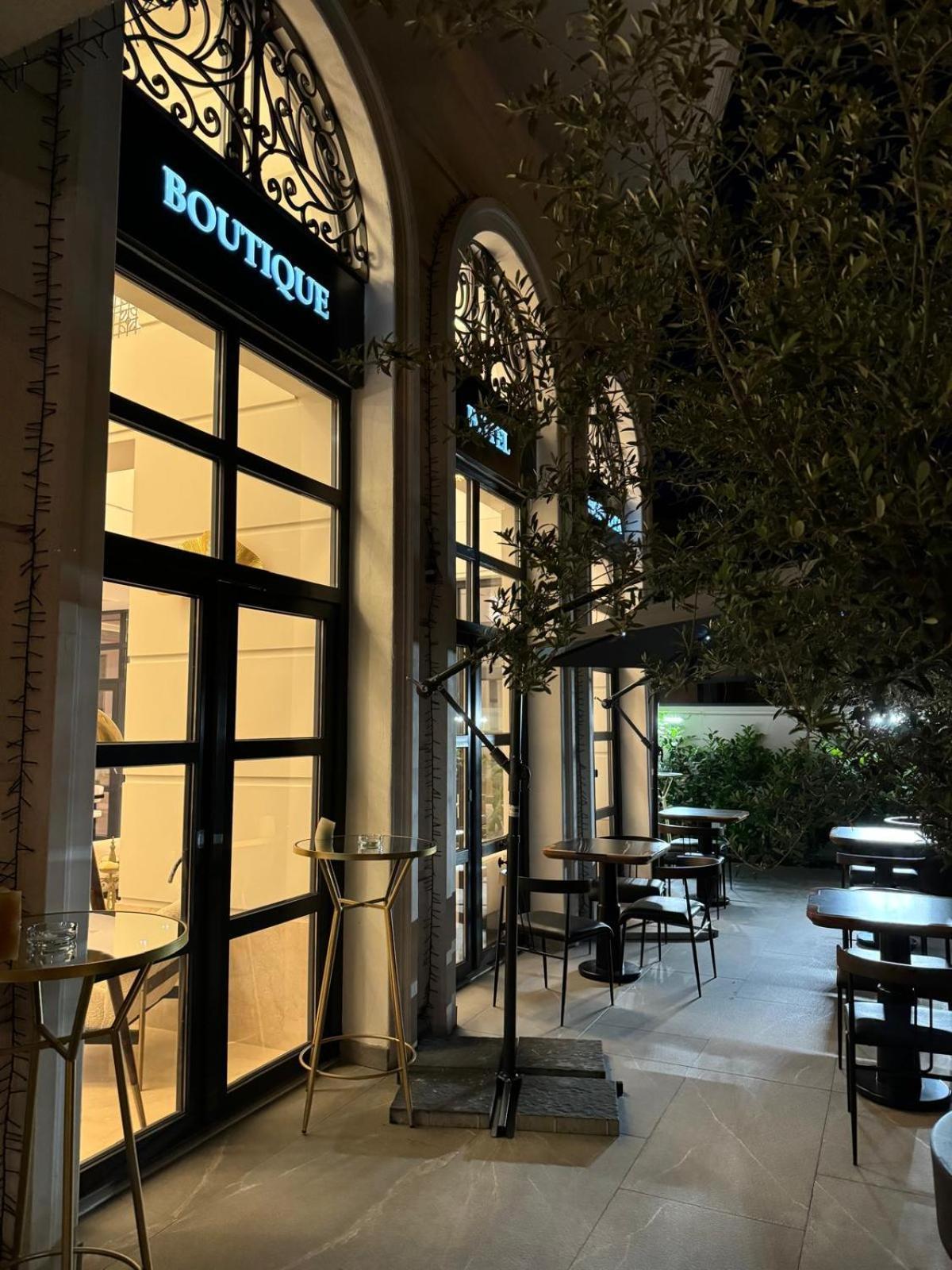Cosmopolita Boutique Hotel Timişoara Buitenkant foto