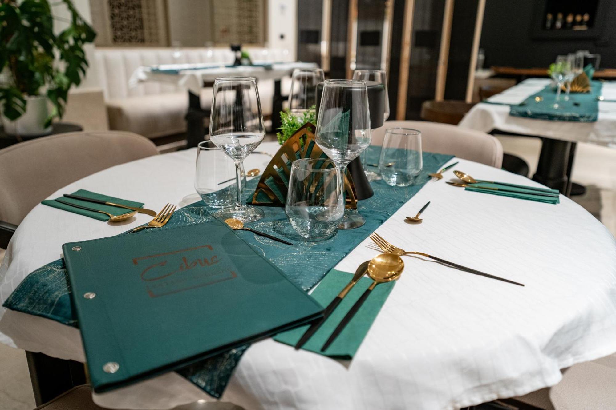 Cosmopolita Boutique Hotel Timişoara Buitenkant foto
